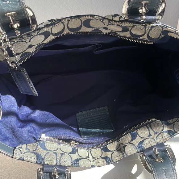 Coach purse - Picture 5 of 7